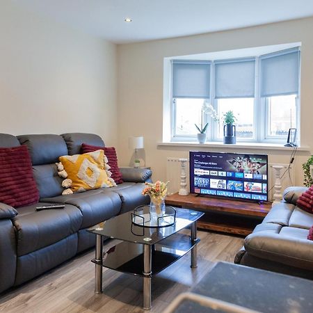 Pinfold Court Apartments โนวส์ลีย์ ภายนอก รูปภาพ