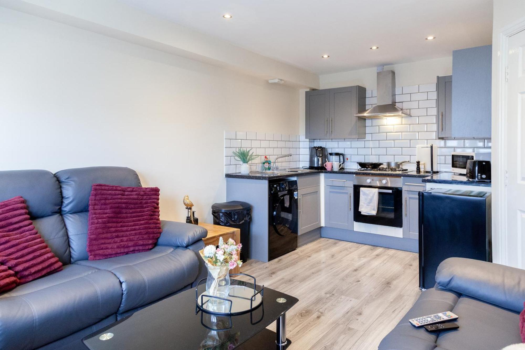 Pinfold Court Apartments โนวส์ลีย์ ภายนอก รูปภาพ
