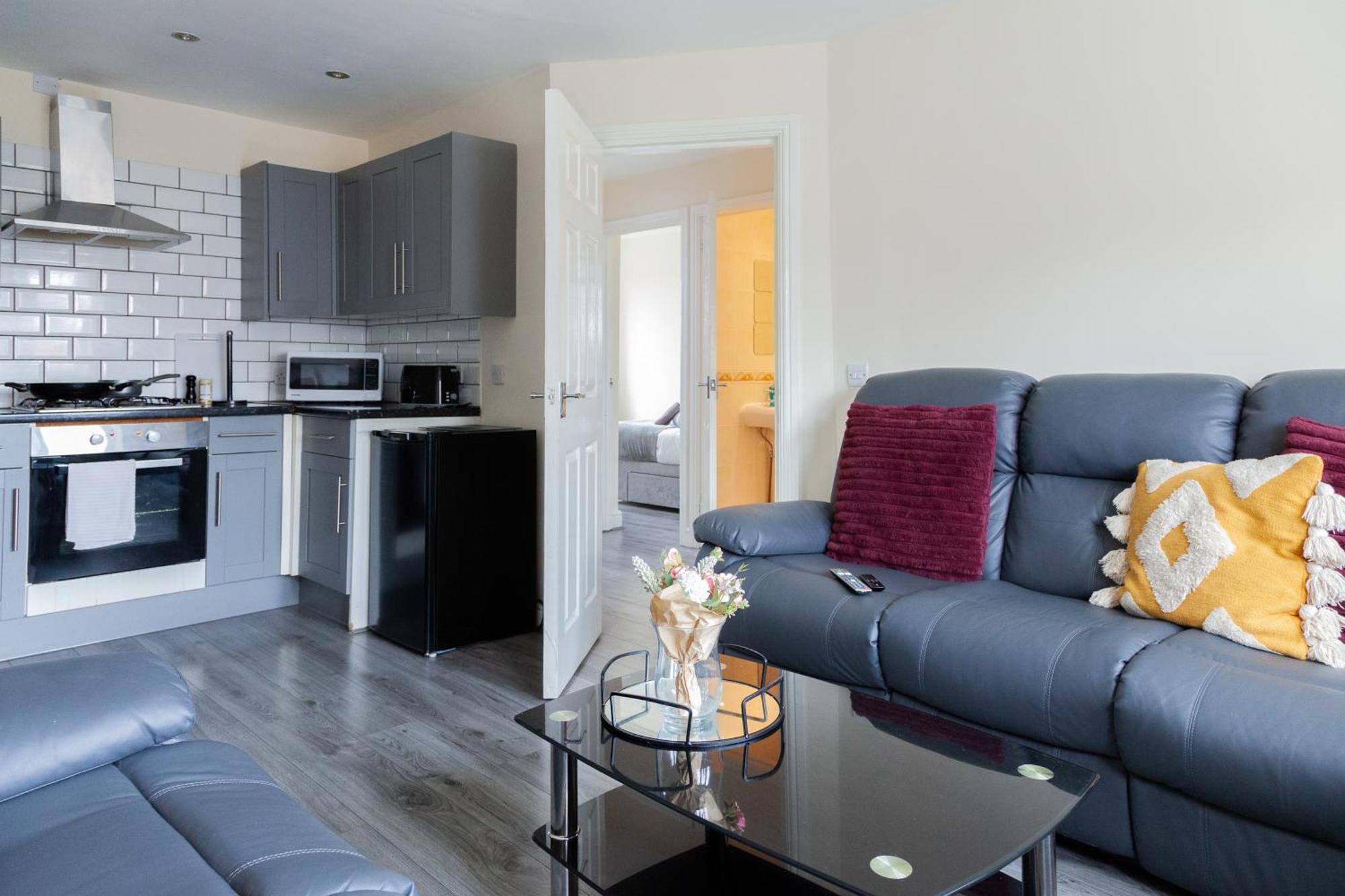 Pinfold Court Apartments โนวส์ลีย์ ภายนอก รูปภาพ