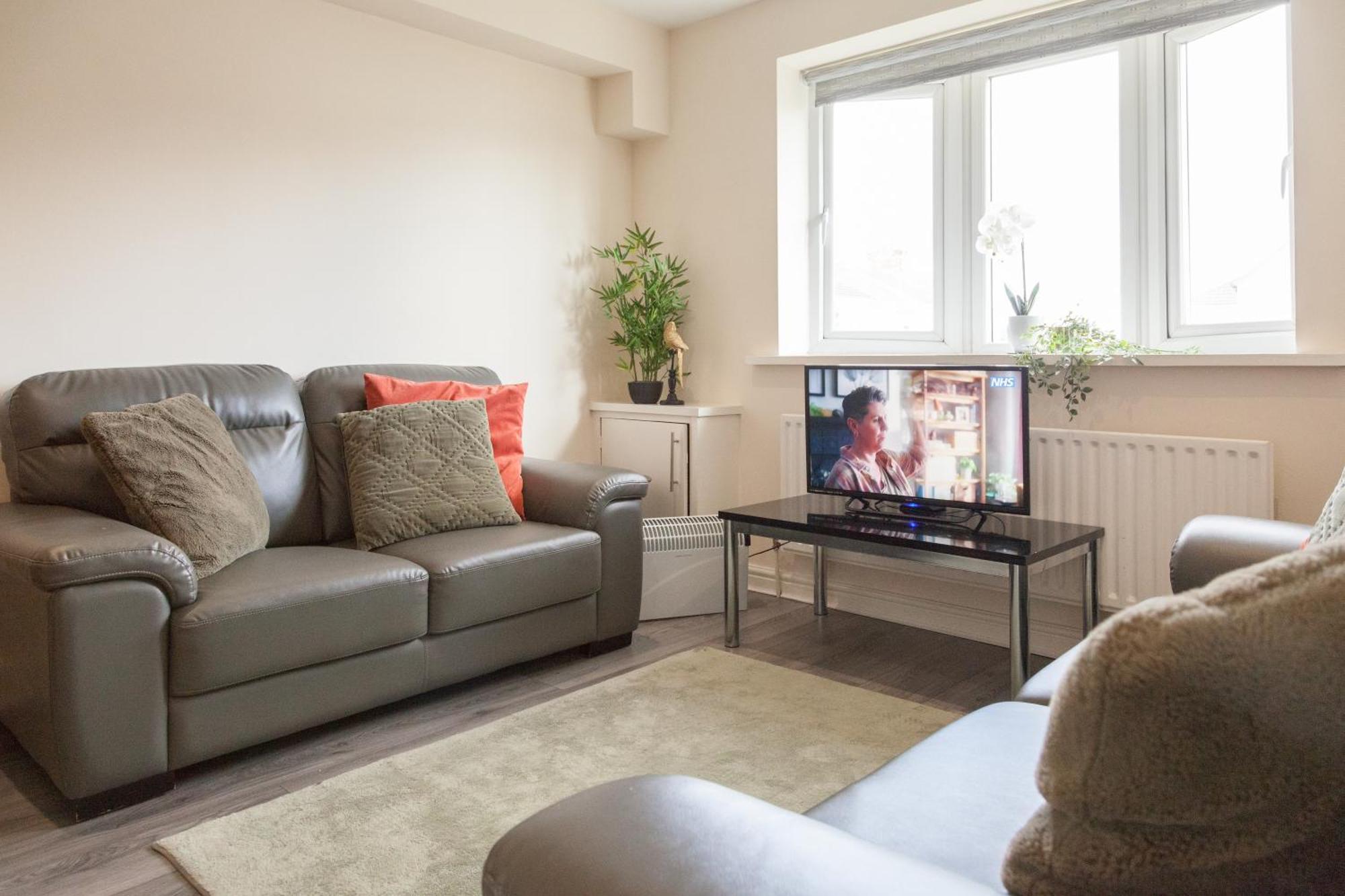 Pinfold Court Apartments โนวส์ลีย์ ภายนอก รูปภาพ