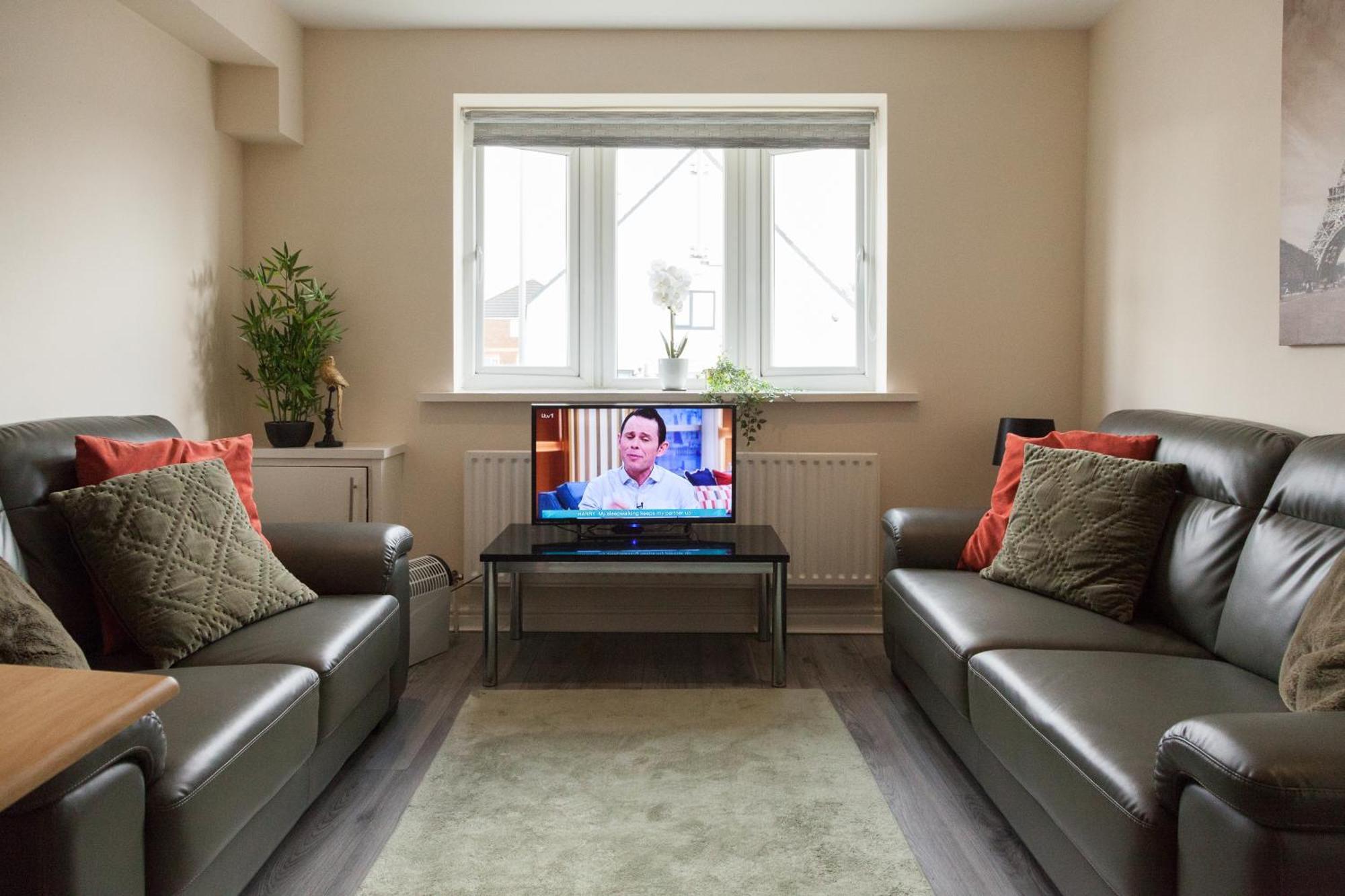 Pinfold Court Apartments โนวส์ลีย์ ภายนอก รูปภาพ