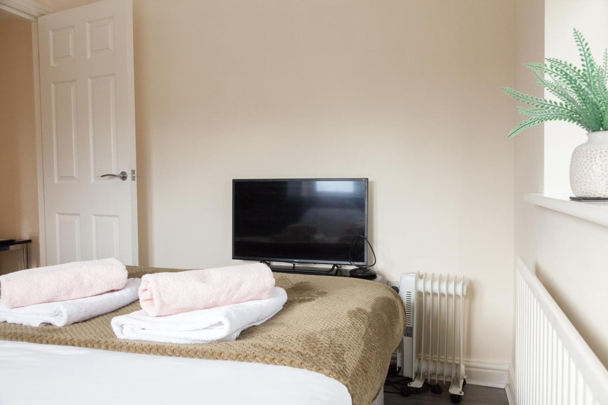 Pinfold Court Apartments โนวส์ลีย์ ภายนอก รูปภาพ