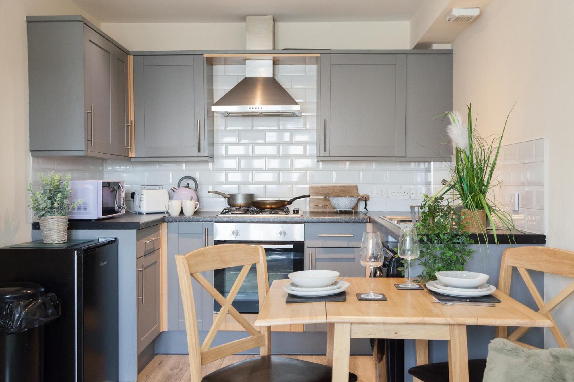 Pinfold Court Apartments โนวส์ลีย์ ภายนอก รูปภาพ