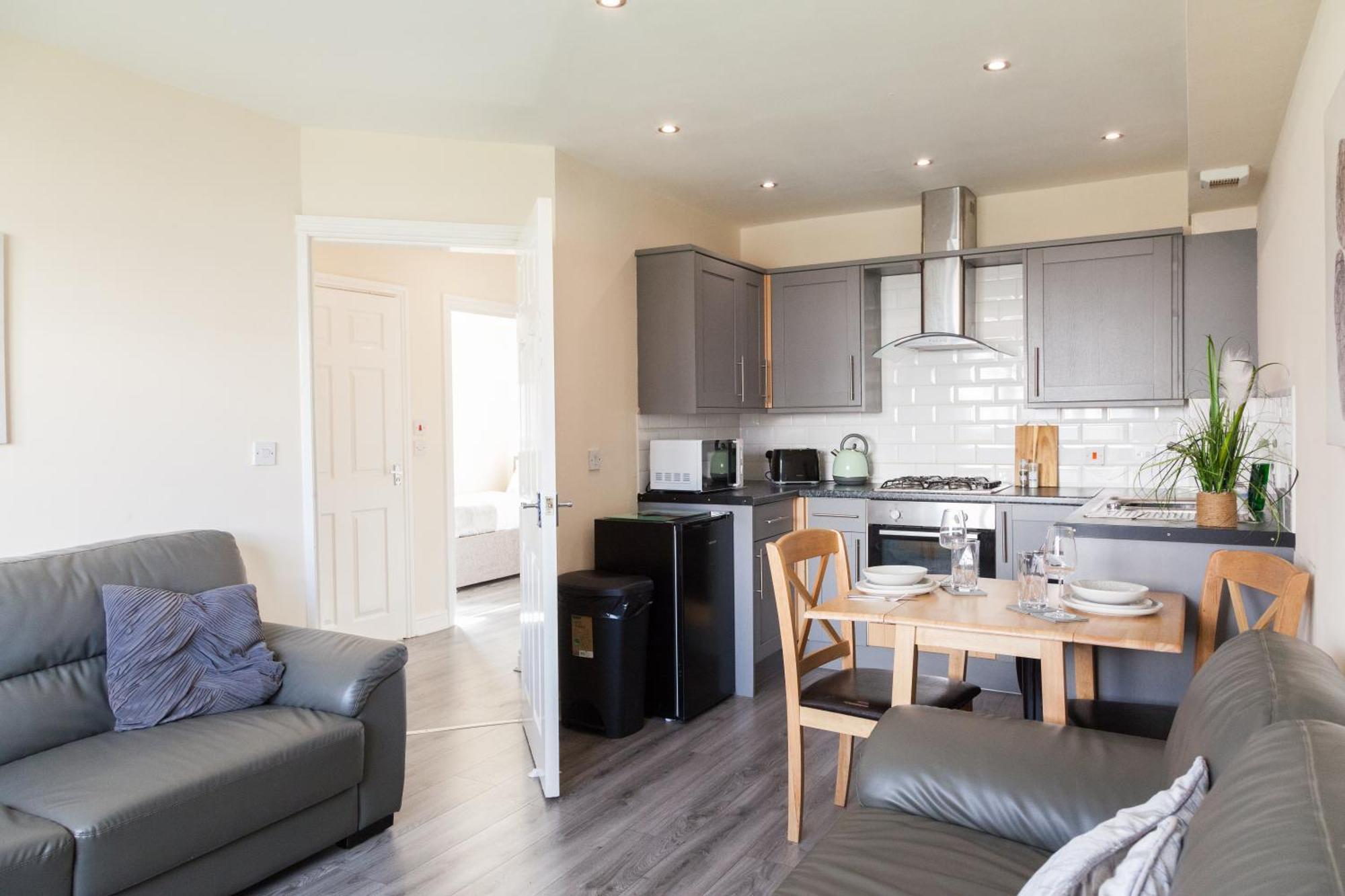 Pinfold Court Apartments โนวส์ลีย์ ภายนอก รูปภาพ
