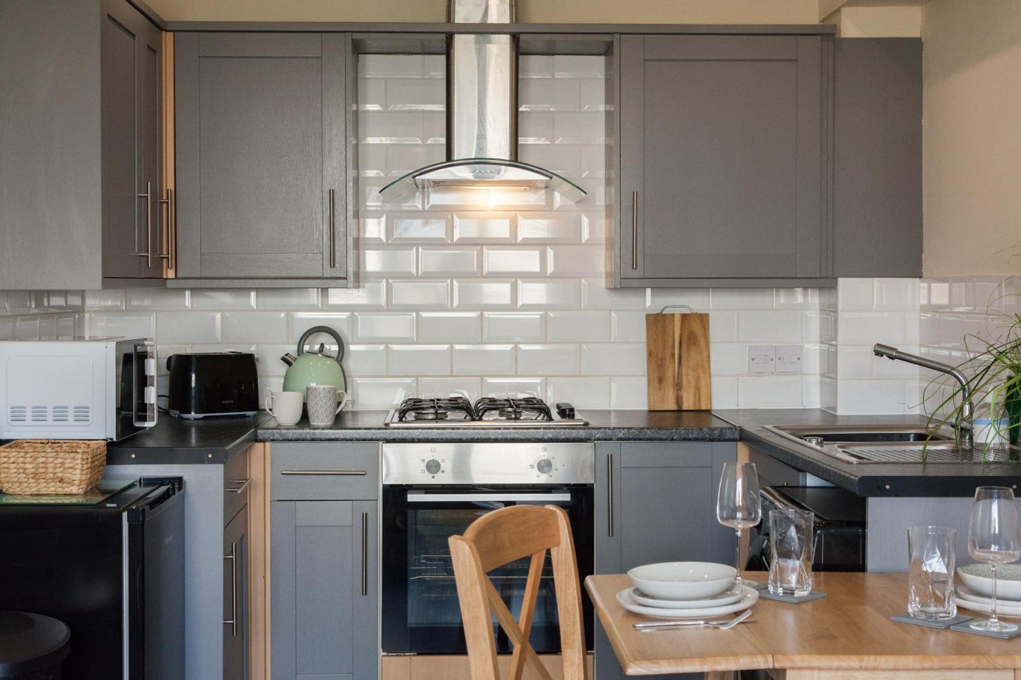 Pinfold Court Apartments โนวส์ลีย์ ภายนอก รูปภาพ