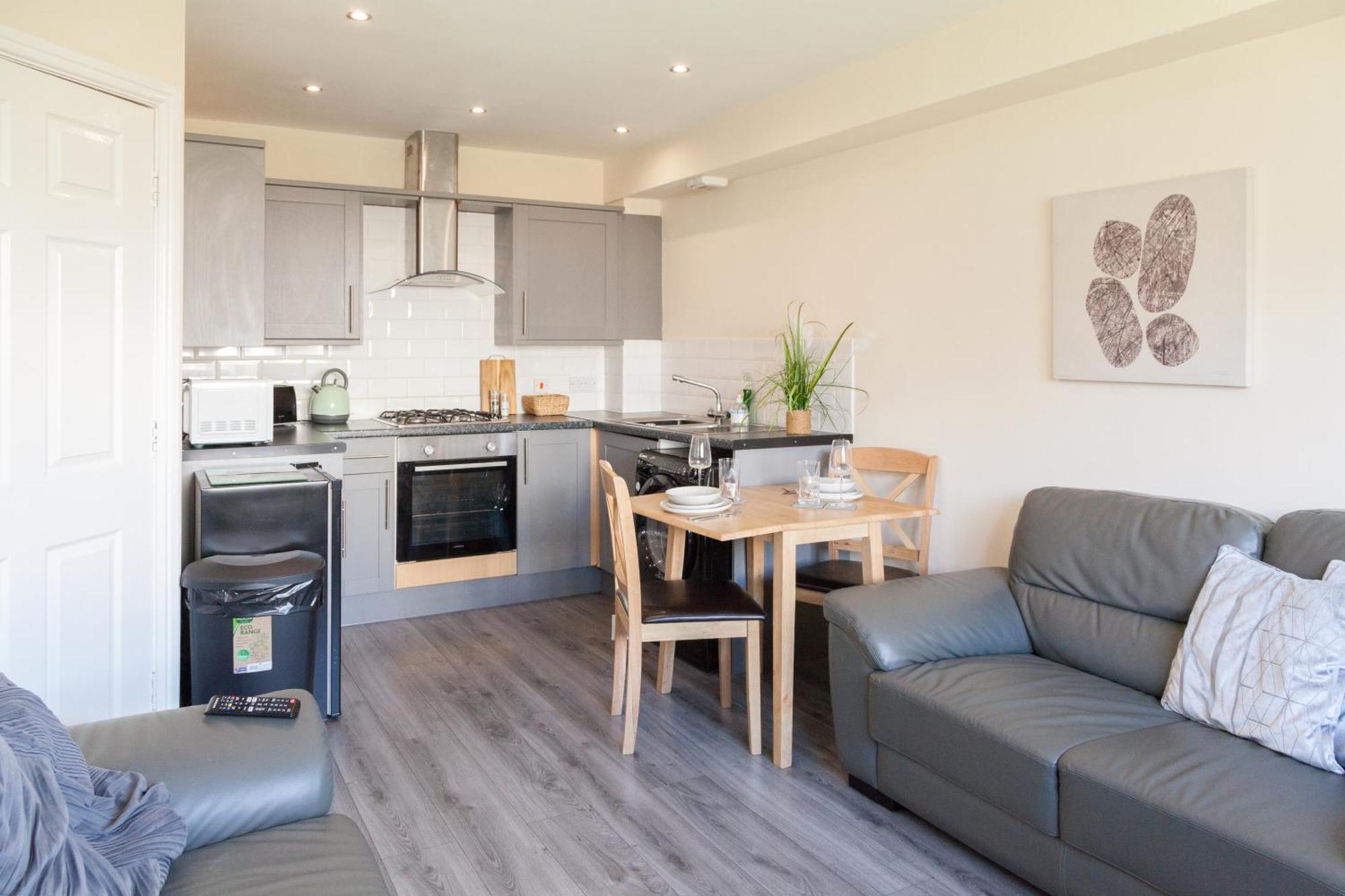 Pinfold Court Apartments โนวส์ลีย์ ภายนอก รูปภาพ